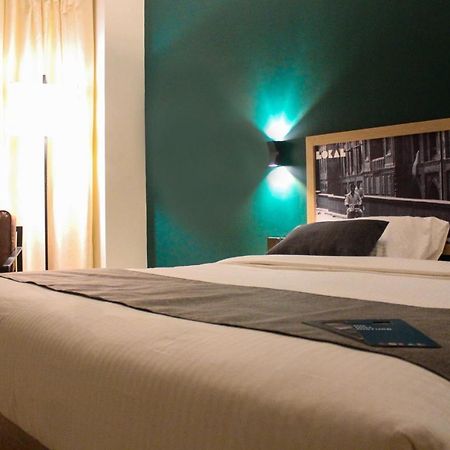 Lokal Rooms X Gulberg Lahore Esterno foto