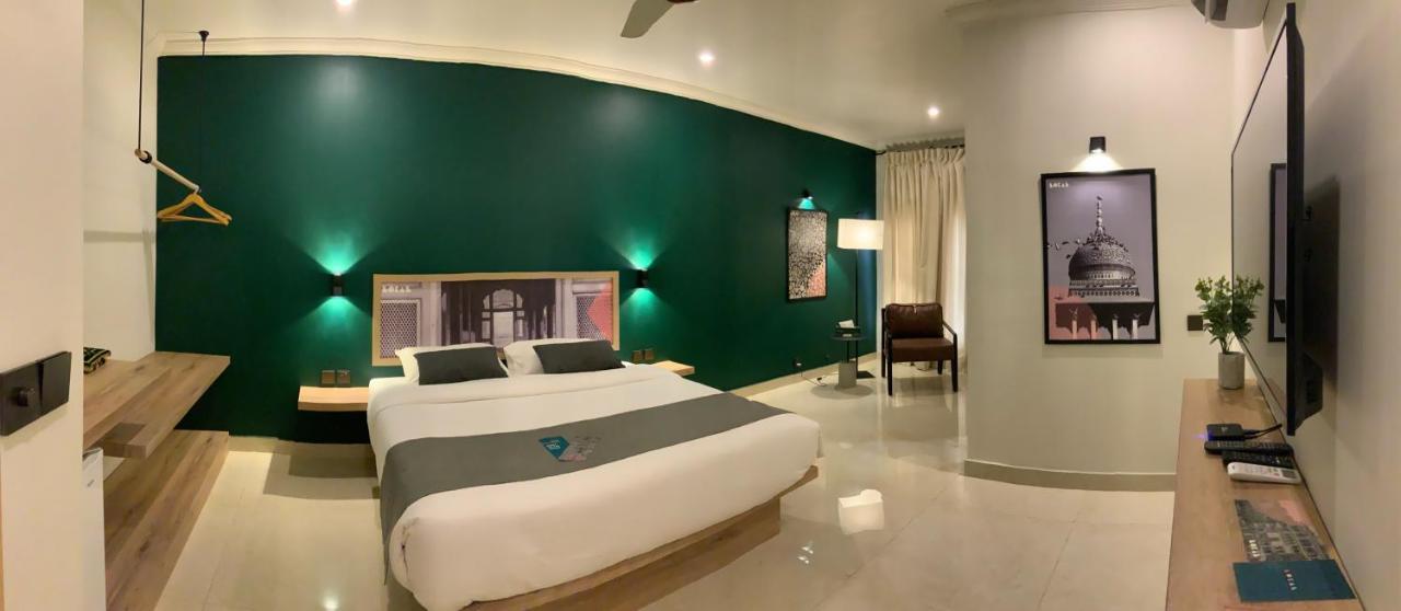 Lokal Rooms X Gulberg Lahore Esterno foto