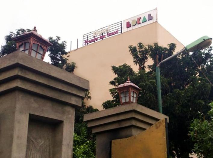 Lokal Rooms X Gulberg Lahore Esterno foto